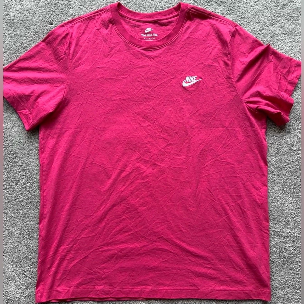 NWOT Nike Men's Sportswear Club Deep Pink Tee w White Embroidered Logo - Picture 2 of 3